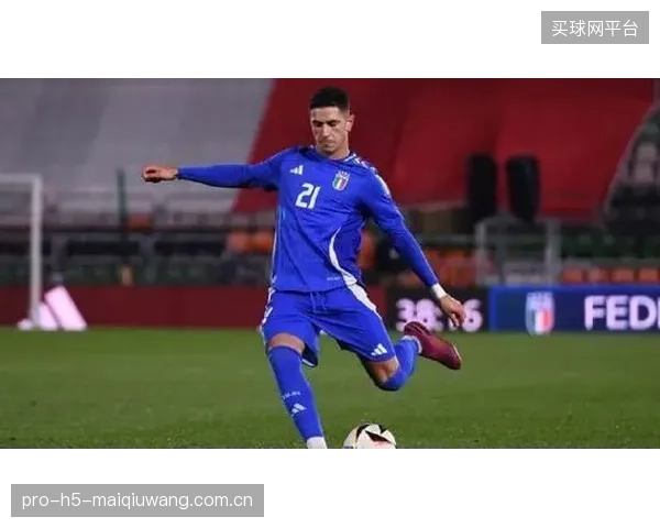 前意大利U21国脚沃尔帕托在最后时刻选择代表澳大利亚,为球队中前场增添了新的变数。 前意大利U21国脚沃尔帕托在最后时刻选择代表澳大利亚,为球队中前场增添了新的变数。